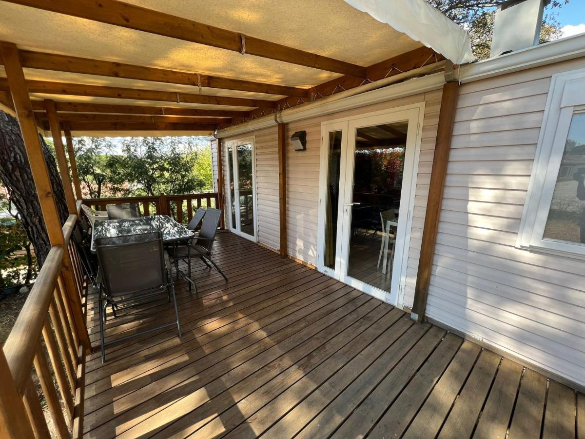 Bungalow Luxe 3 Chambres Surplombant Le Golf De St Tropez Gassin Exterior photo