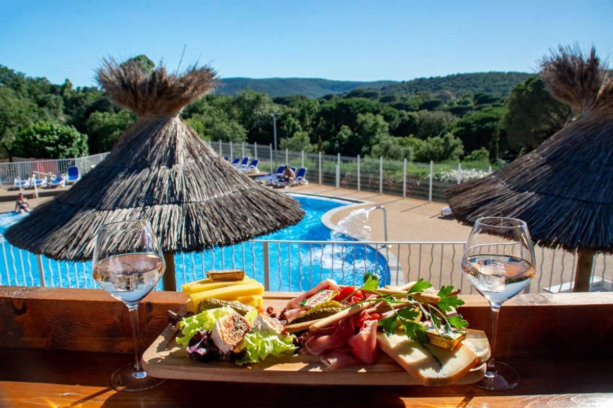 Bungalow Luxe 3 Chambres Surplombant Le Golf De St Tropez Gassin Exterior photo